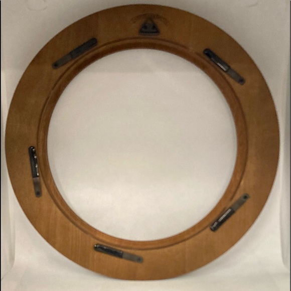 BRADFORD EXCHANGE WOOD COLLECTORS 8 1/2” PLATE FRAME - Picture 3 of 5